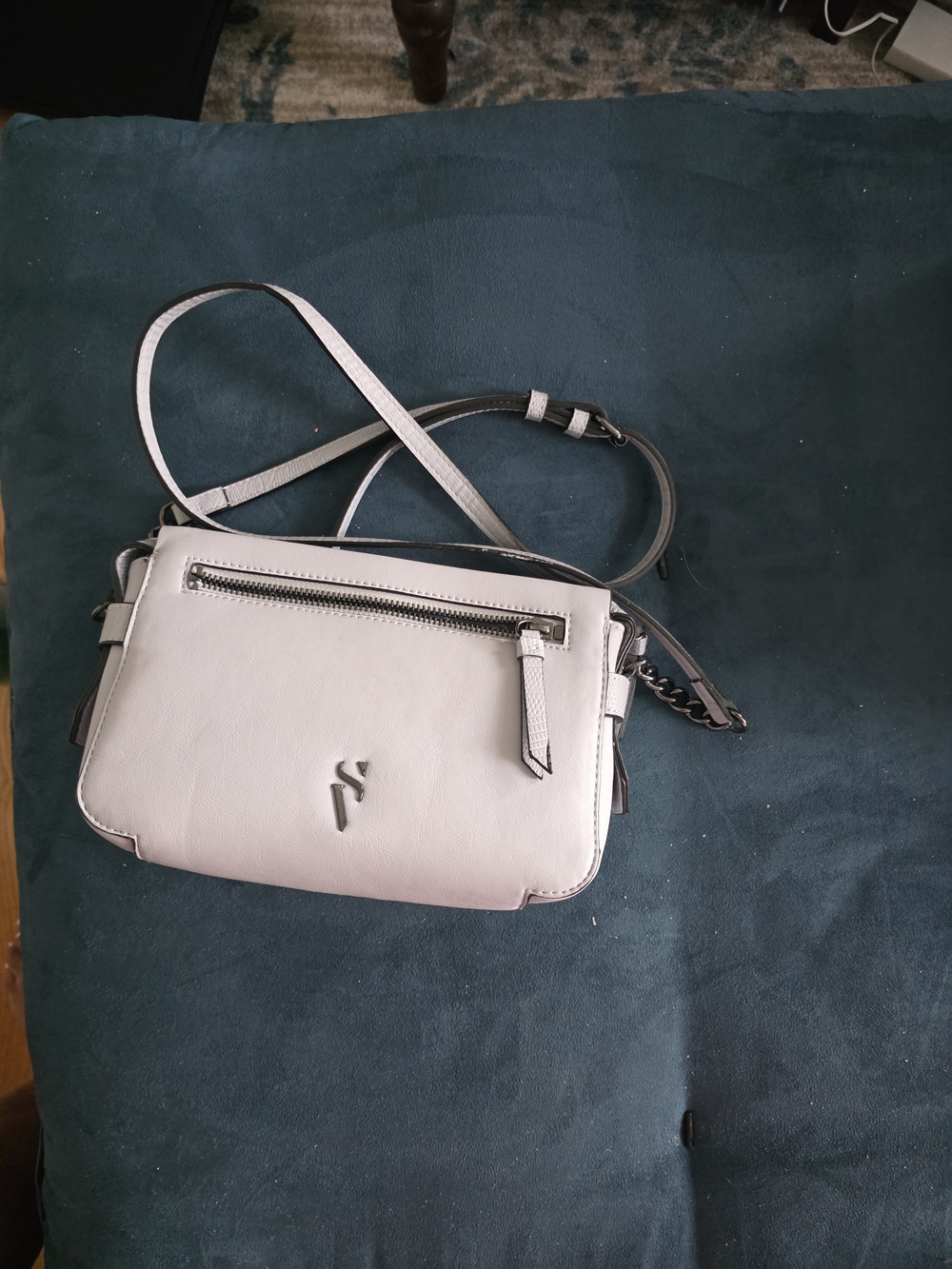 Simply Vera Vera Wang Lavendar Leather Crossbody with Front Zip